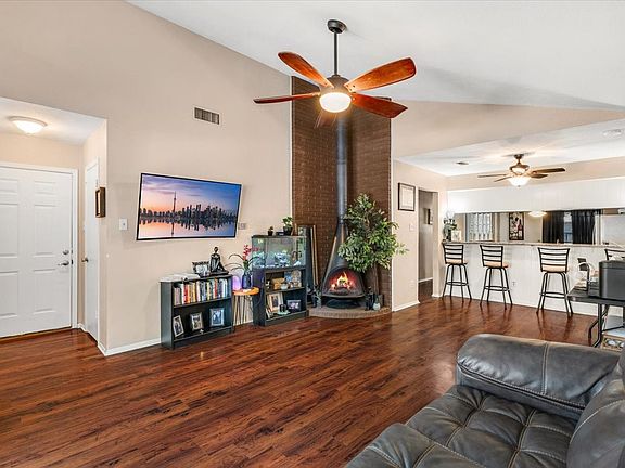 4th image of 1217 Elm Ct