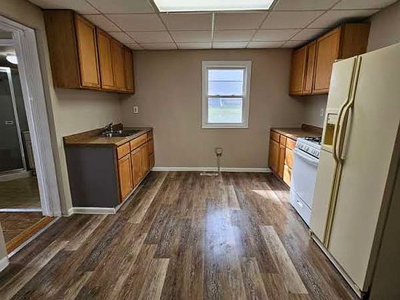 2nd image of 310 W Jefferson St