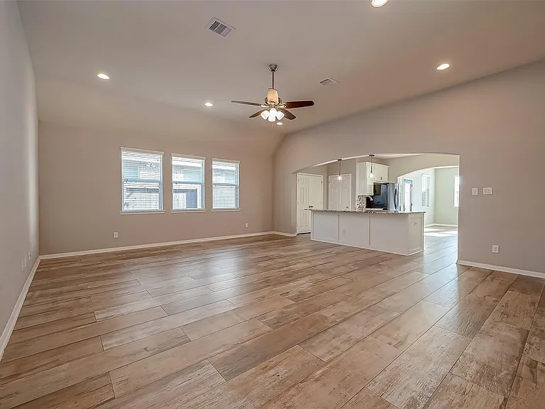 8306 Hampton Bay Dr — Photo 2