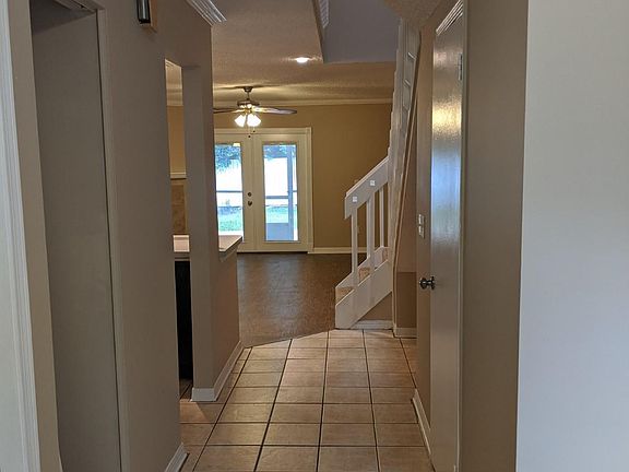3rd image of 8529 Sturbridge Cir W