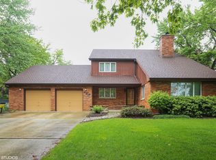 1126 Runyan Dr, Lockport, IL 60441