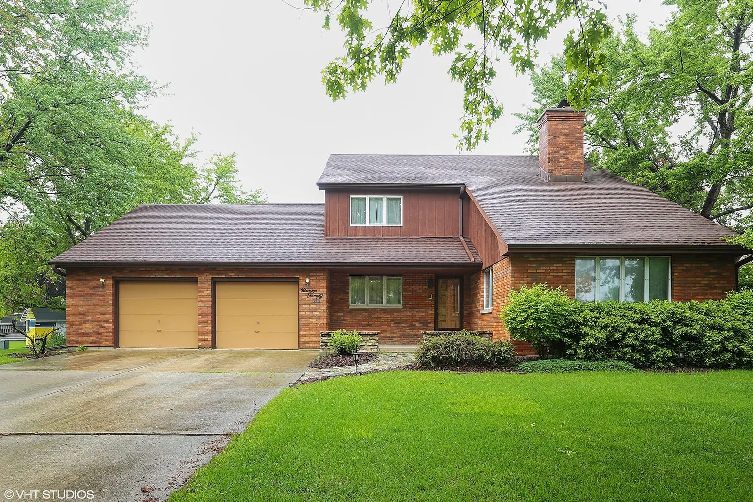 1126 Runyan Dr photo 1