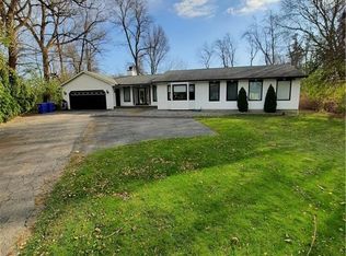 5845 Ainslee Ln, Lake View, NY 14085