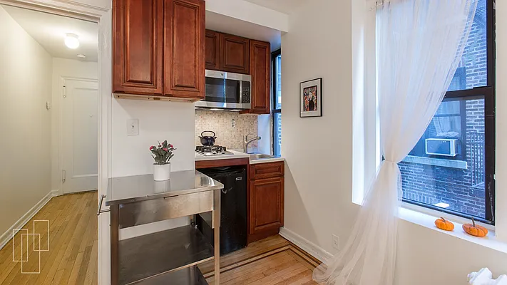 Sold by Garfield Realty  | media 11