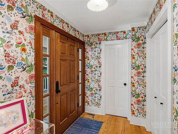 4th image of 406 Deerfield Forest Parkway