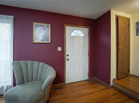 4th image of 2209 Belmont Blvd