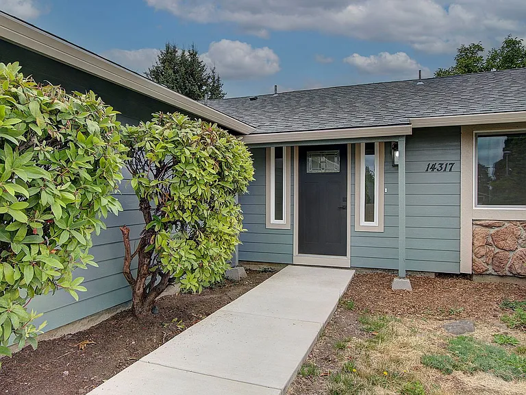 14317 SE 14th St — Photo 3