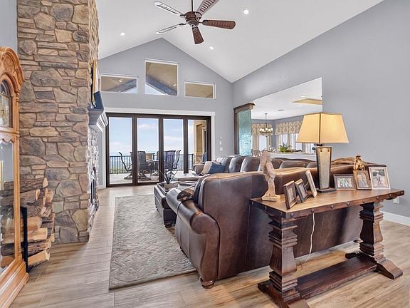 3rd image of 33001 Oak Way