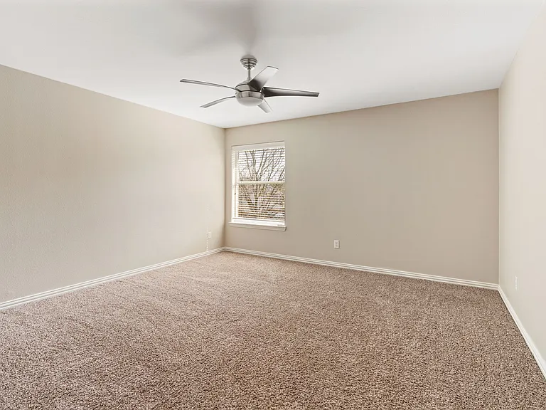 684 Hollow Cir — Photo 26