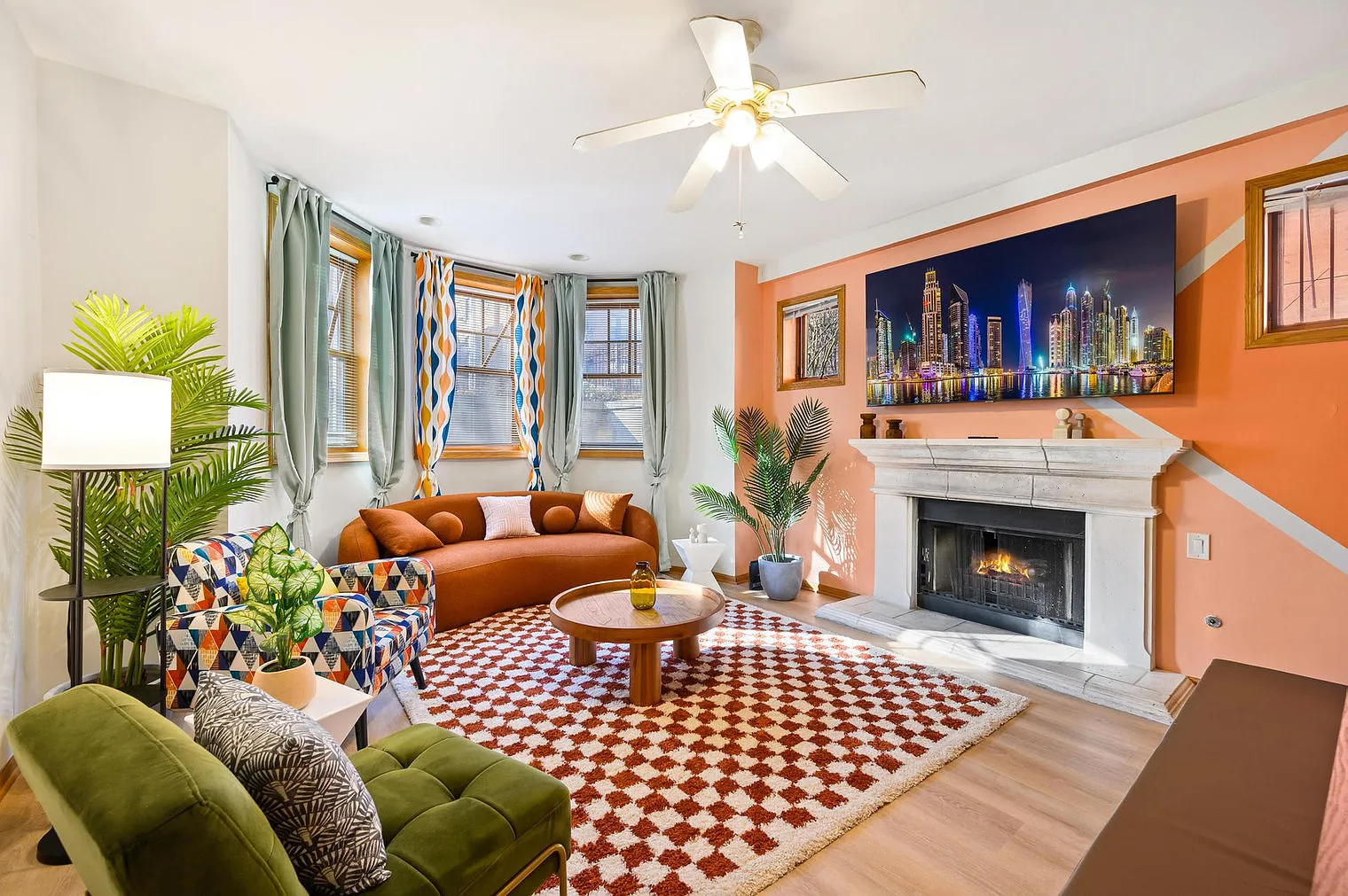 3 bed, 2.0 bath, 1356 sqft, $5,862 — Photo 1