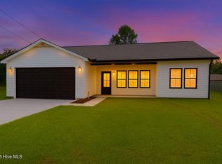 1235 Hargett St, Newport, NC 28570