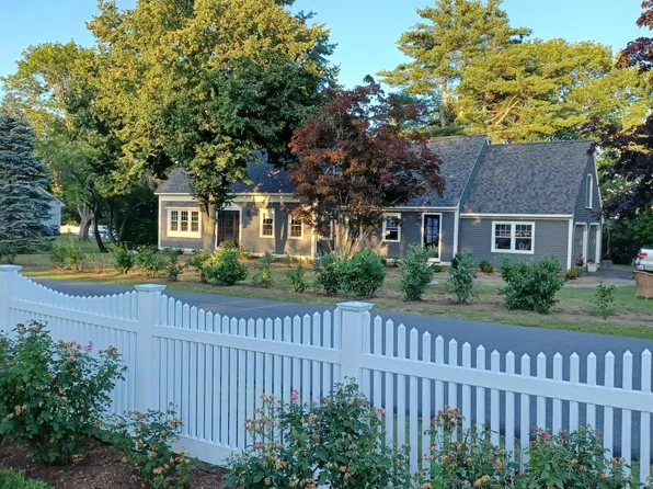 16 Morison Avenue, Wells, ME 04090