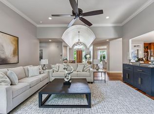 8950 Mariabo Cir, Bloomington, MN 55438