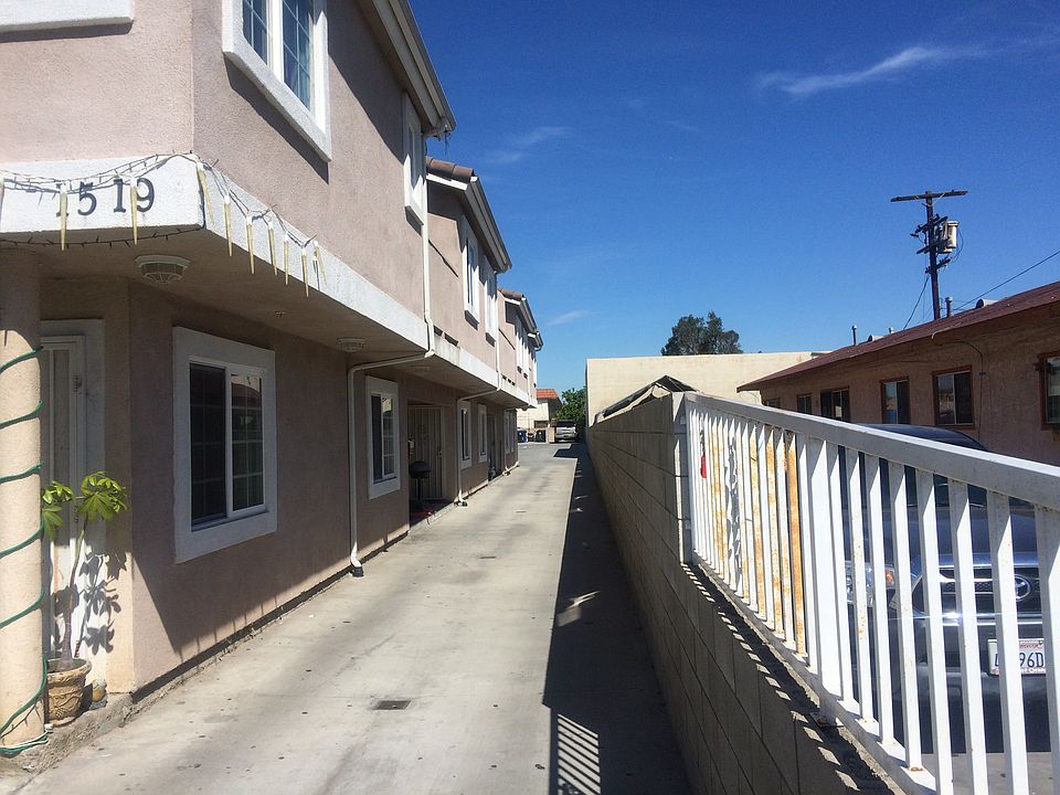 2nd image of 1529 Plaza Del Amo