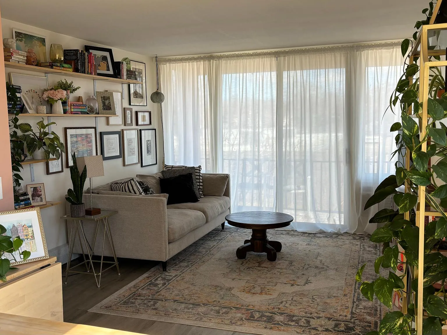 1 bed, 642 sqft, $1,350 — Photo 4