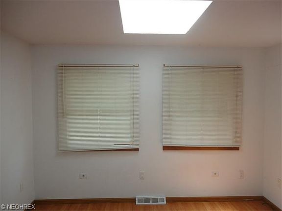3rd image of 6016 W 130th St