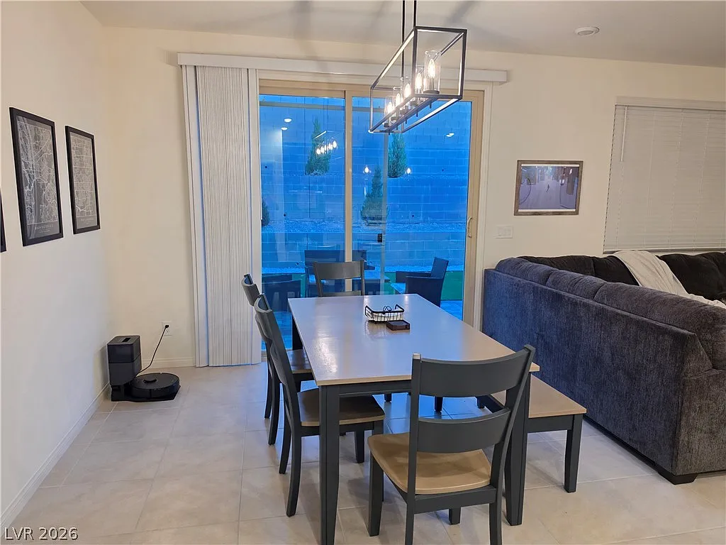 3 bed, 2.5 bath, 1721 sqft, $2,695 — Photo 4