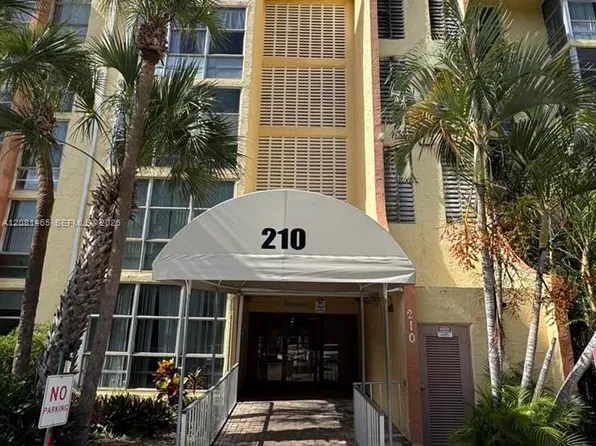 210 172nd St APT 144, Sunny Isles Beach, FL 33160