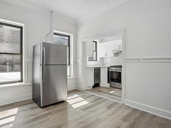 3rd image of 211 5th Ave #2