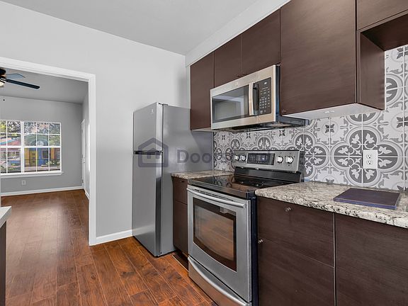 4th image of 403 Fulton Ave APT 1