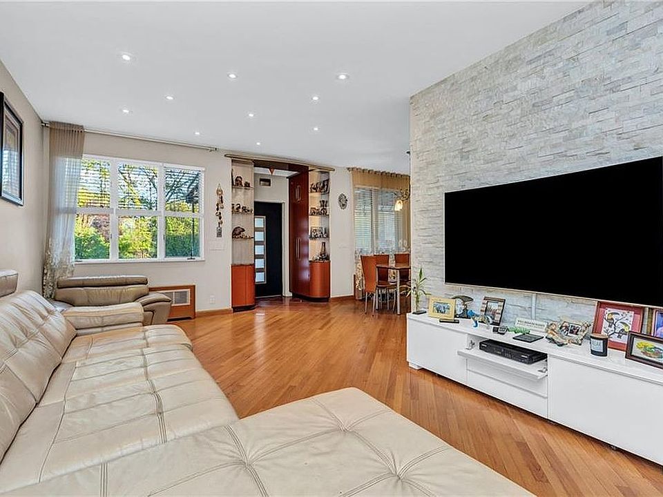1st image of 2938 Brighton 12 St