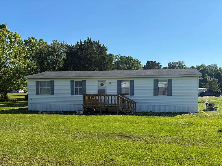 381-4 Swansboro Loop Rd — Photo 1