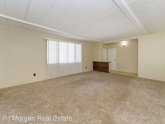 3rd image of 1003 N 168th Ave