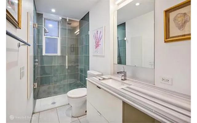 Rented by Douglas Elliman | media 14