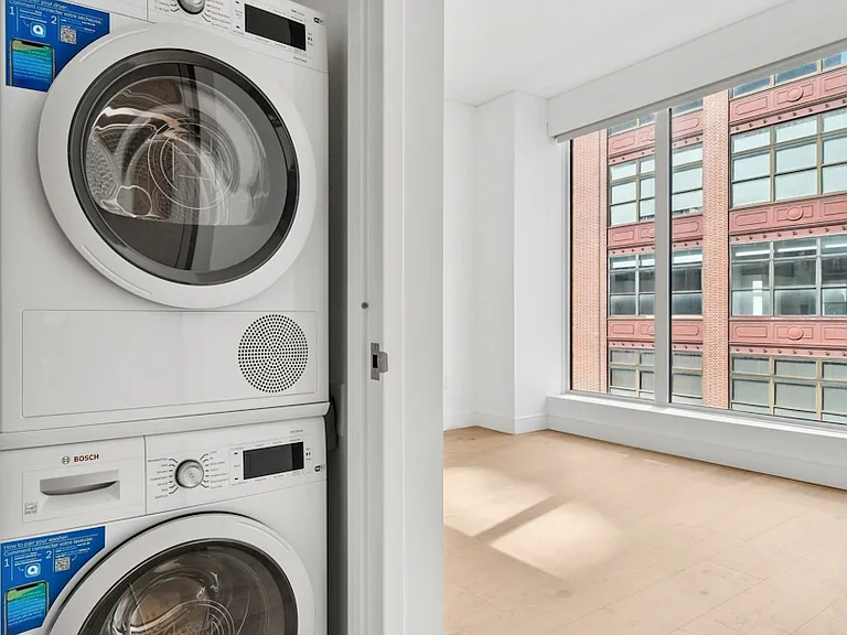 312 W 43rd St #3L — Photo 10