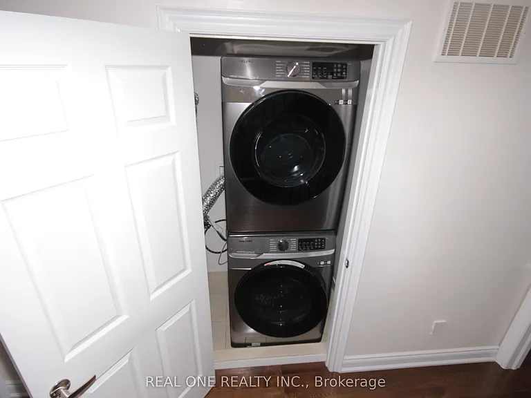 7 Slingsby Ln — Photo 18