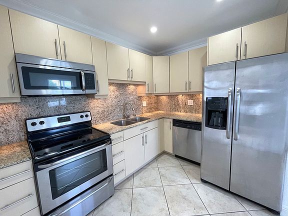 2nd image of 1471 NW 37th Ave