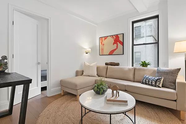 1st image of 18 W 70th St APT 4C