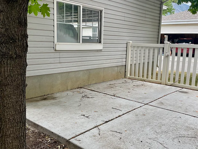 857 W 200 S — Photo 24