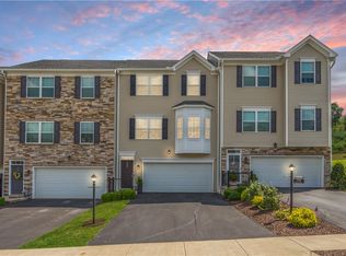 662 Freedom Dr, Carnegie, PA 15106