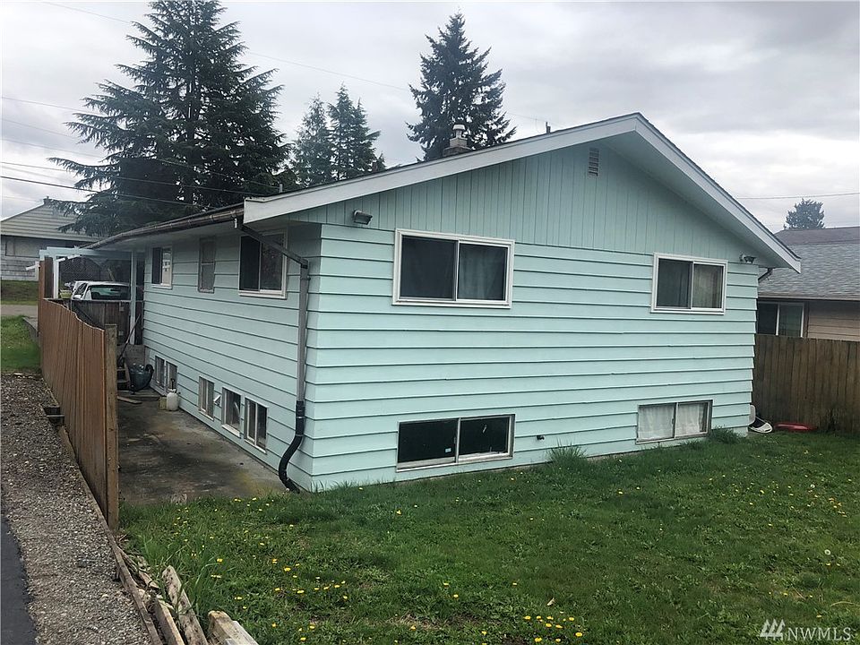 2nd image of 10037 39th Ave SW