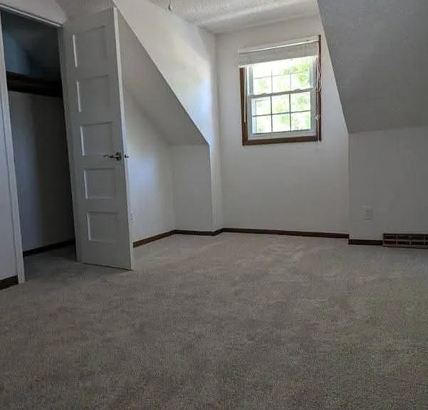 1110 Higby Dr — Photo 11