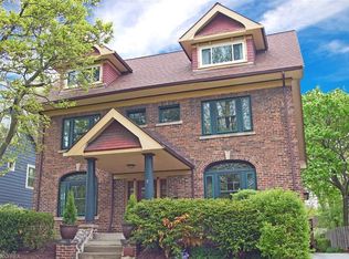 2997 Euclid Heights Blvd, Cleveland Heights, OH