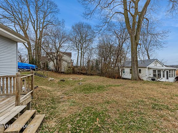 4th image of 165 Forest Ave