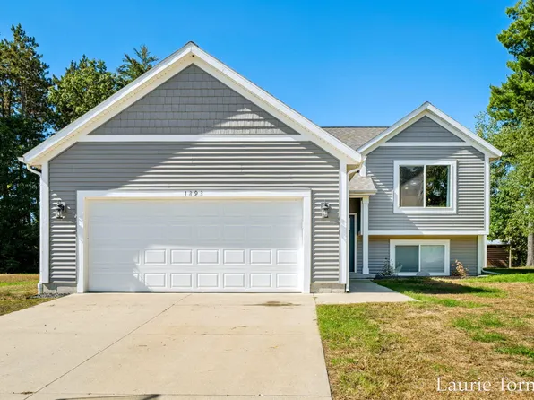 1893 Pineridge Dr, Hastings, MI 49058