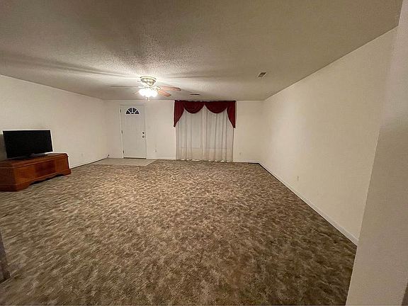 5th image of 1708 Alvina Dr