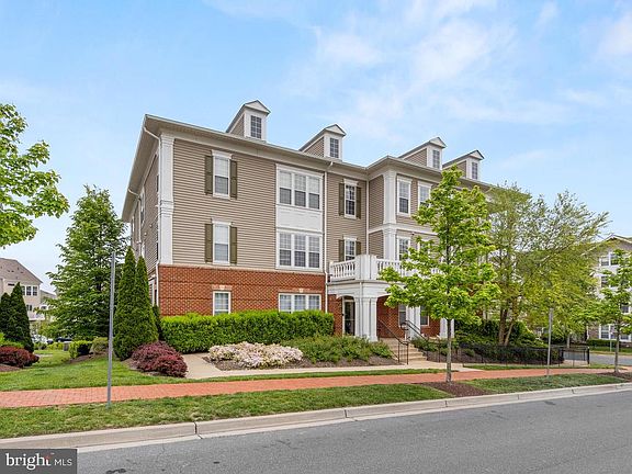 3rd image of 12901 Clarks Crossing Dr APT 202