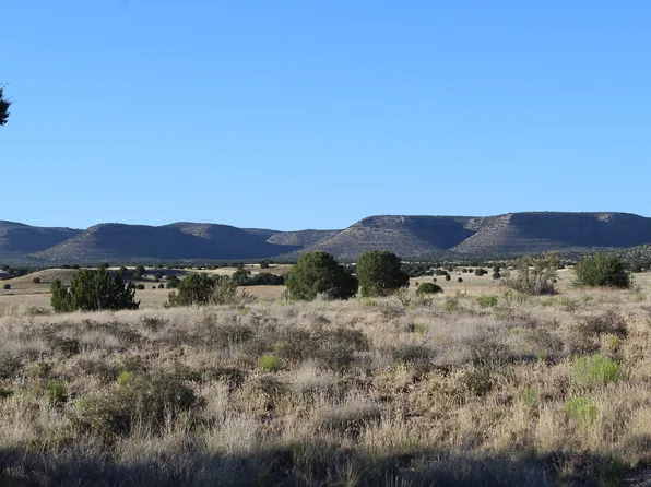 2400 W Feather Mountain Cir, Paulden, AZ 86334