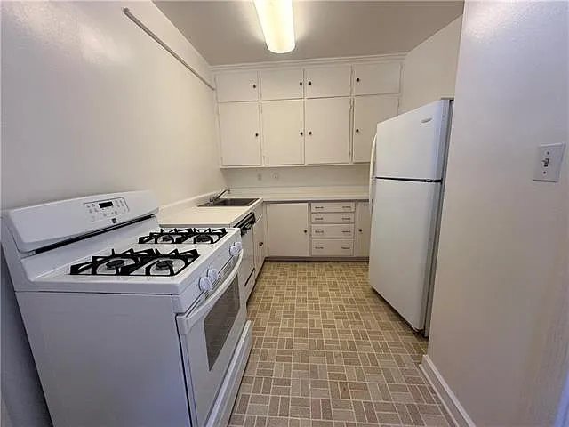2 bed, 1.0 bath, 1274 sqft, $1,800 — Photo 3