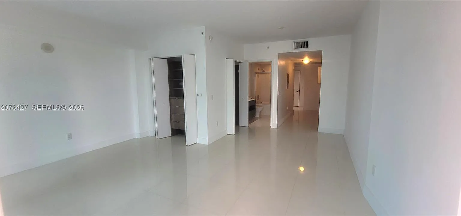 1100 Millecento Residence — Photo 3