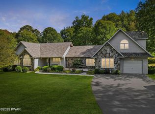 36 Stone Bridge Ln, Forest City, PA 18421