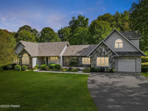 36 Stone Bridge Ln, Forest City, PA 18421