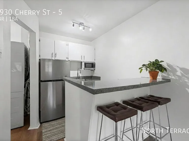 Cherry Street Apartments — Photo 10