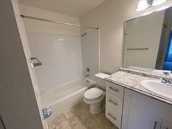 5th image of 10140 Arrowhead Dr APT 1