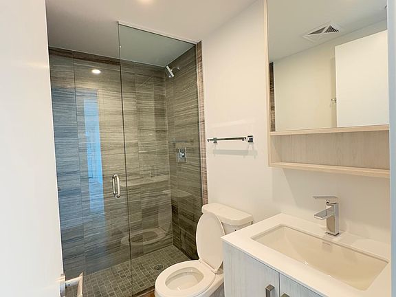 3rd image of 89 Queen St E #2959