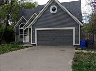 1134 E Yesteryear Dr, Olathe, KS 66061